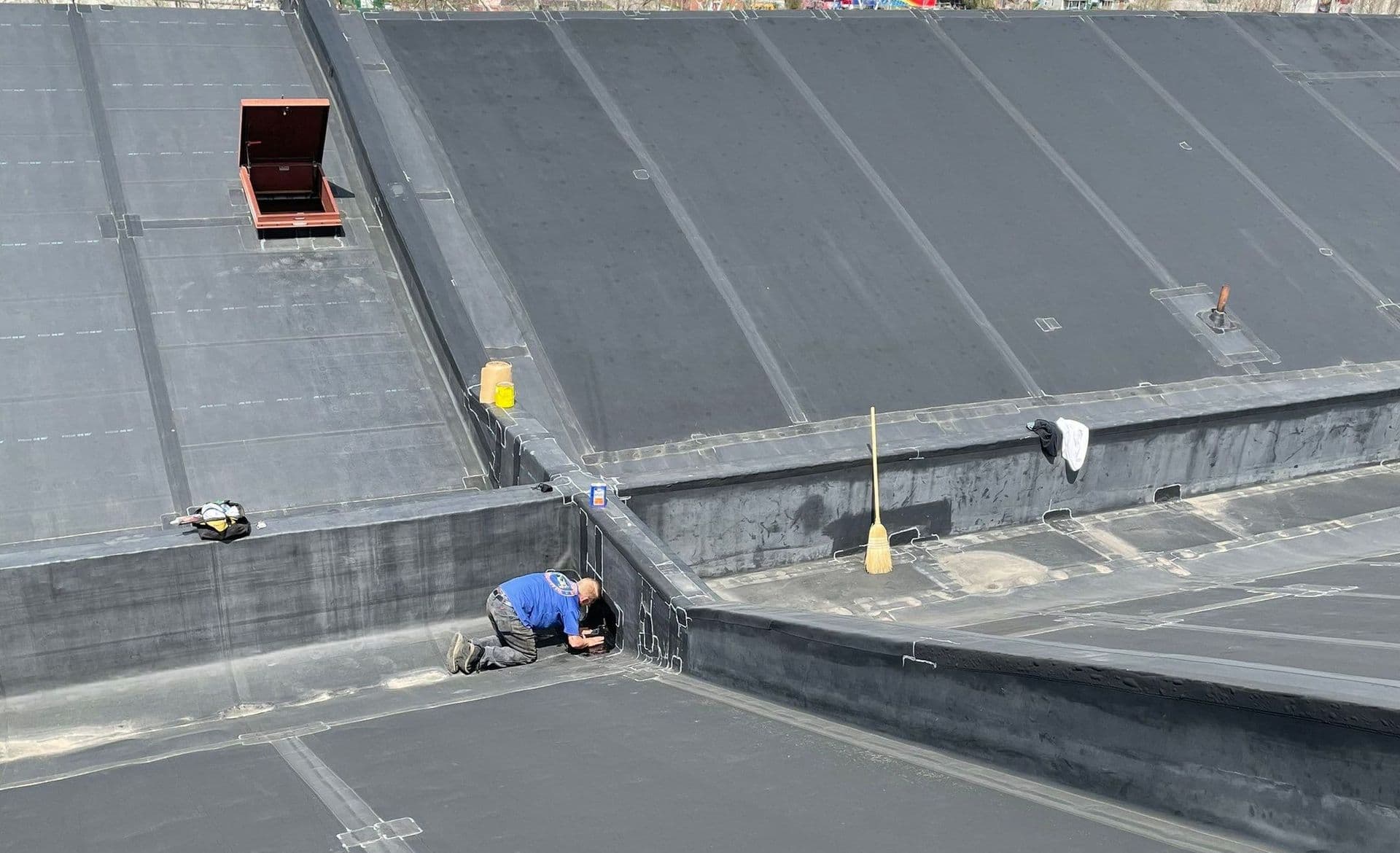 Commercial Roof Installer